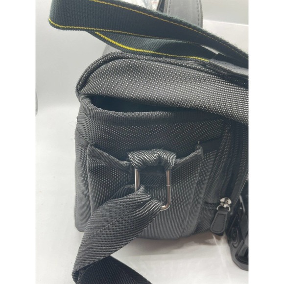 Nikon D3100 14.2MP Digital SLR Camera Body DX AF-S 18-55 Lens No Battery W Bag - Picture 9 of 9